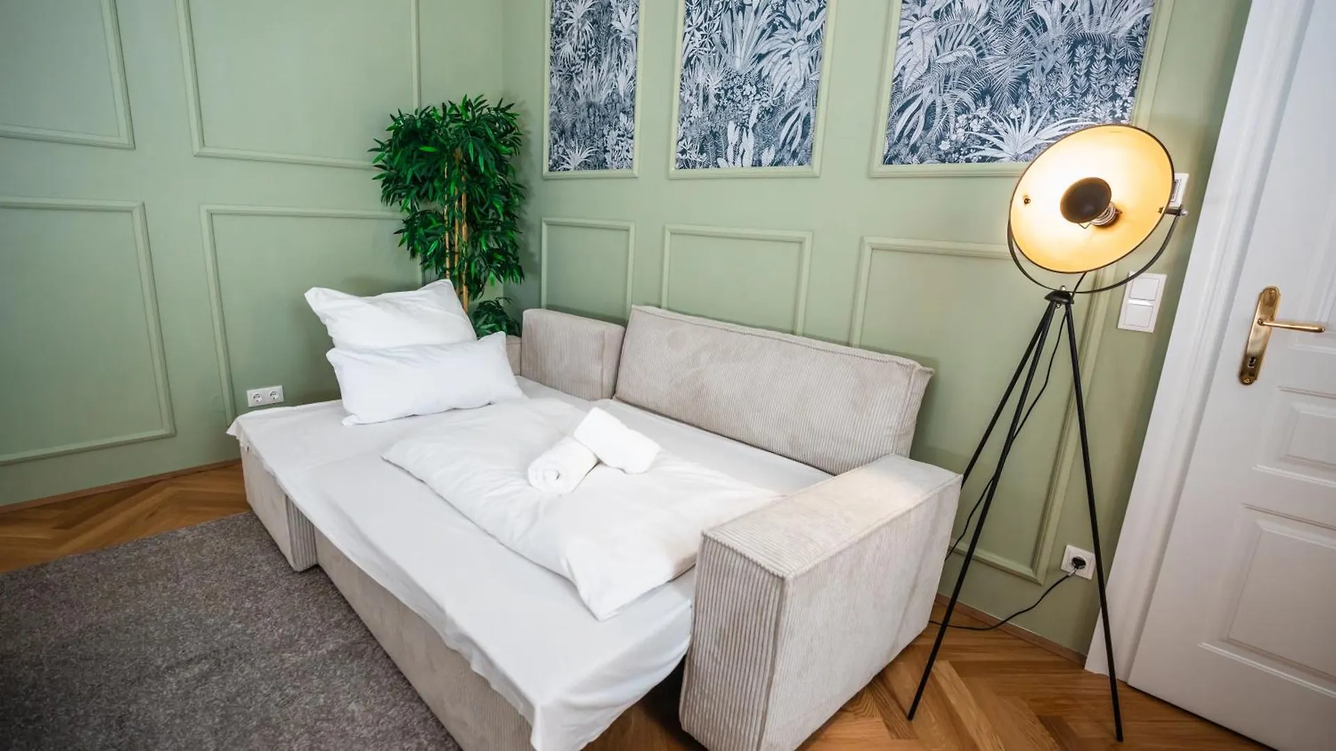 Erstklassiges Apartment In Schloss Naehe Vienna